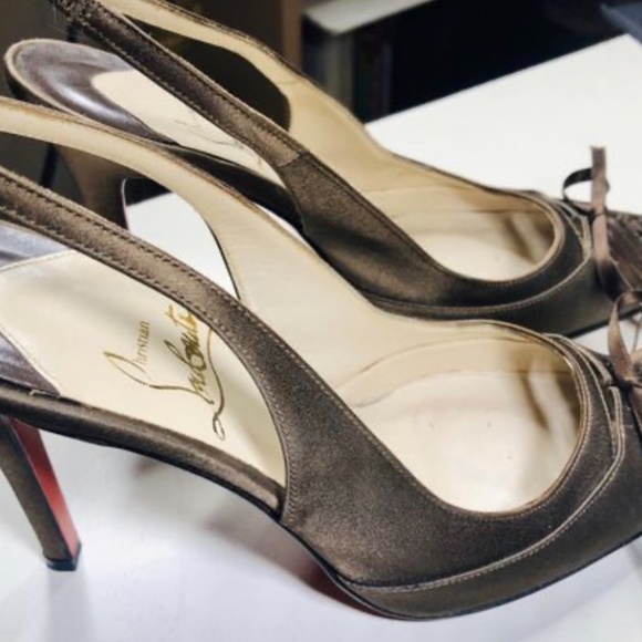 Christian Louboutin "Paris" heels - Picture 4 of 8